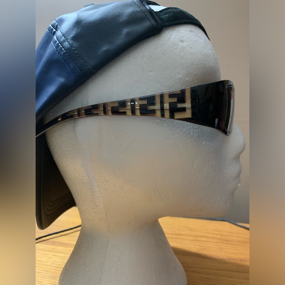 ⭐️SALE⭐️ Vintage Fendi Tortoiseshell & Gold Logo Sunglasses/Frames